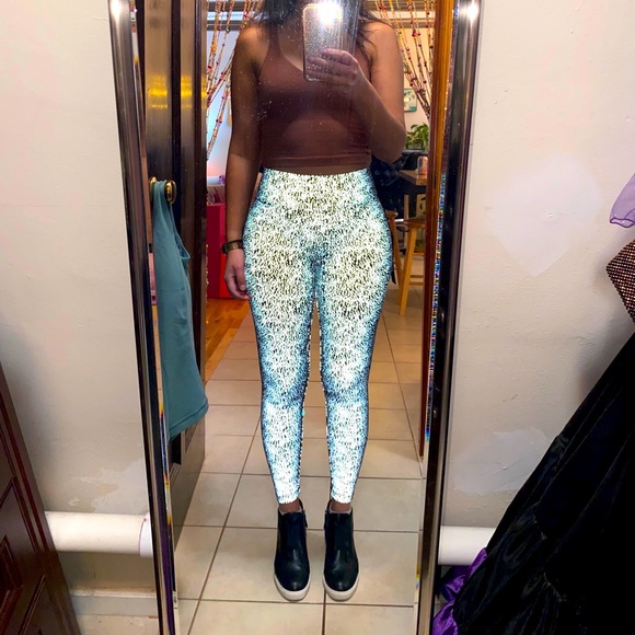 NWT Noli Yoga Legging + Bra Silver Ultra Reflective Glow Set Small XS S - Picture 5 of 16